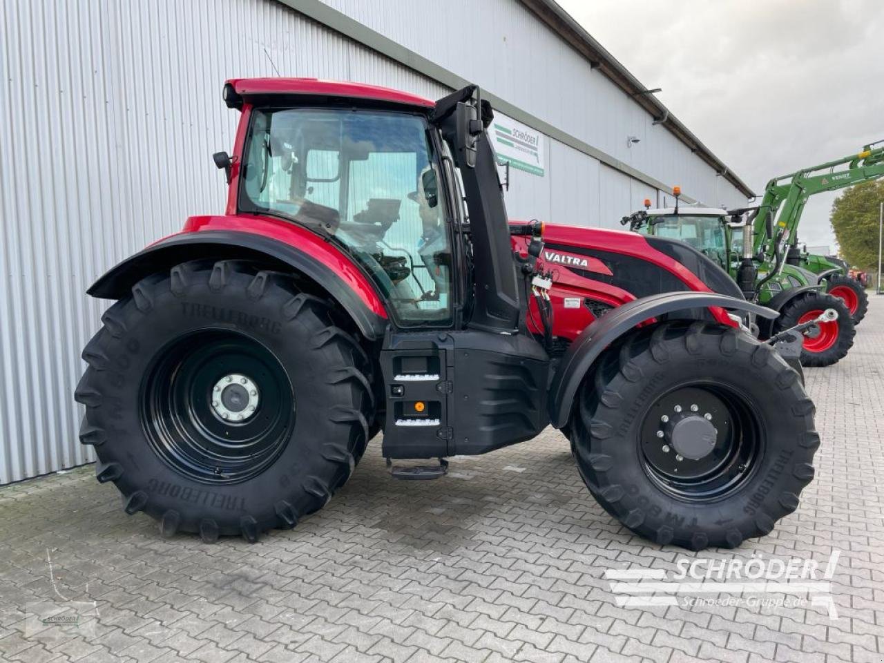 Traktor от тип Valtra T 175 ED | RÜFA | GEWÄHRLEISTUNG 06/2027, Gebrauchtmaschine в Wildeshausen (Снимка 2)